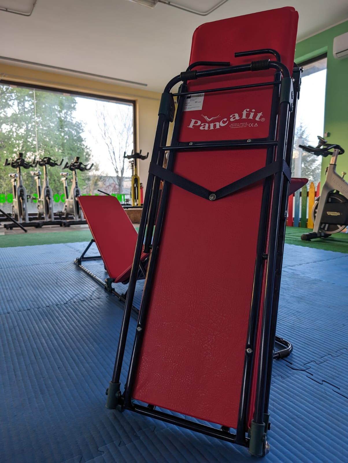 panca Pancafit per ginnastica posturale nella palestra Happy Fitness a Pretoro